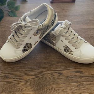 Steve Madden Sneakers